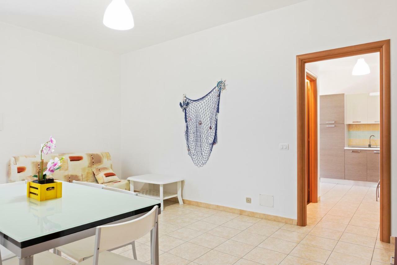 Focallo Seaside Holiday Flat Santa Maria Del Focallo Exterior photo
