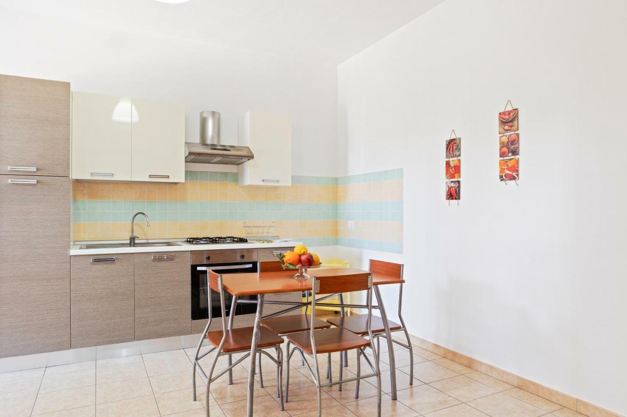 Focallo Seaside Holiday Flat Santa Maria Del Focallo Exterior photo